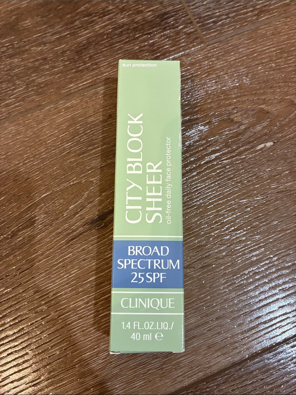 CLINIQUE City Block Sheer Broad spectrum SPF 25